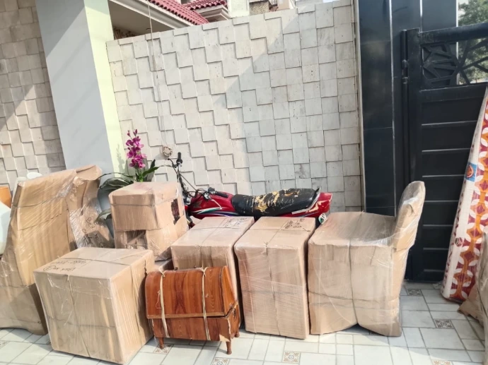 Dining & Cabinet Moving